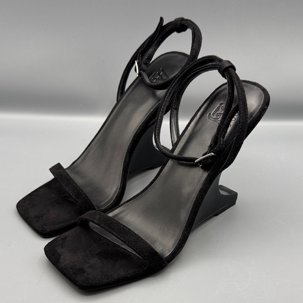 AAJ By Aminah Women's Indigo Wedge Sandals